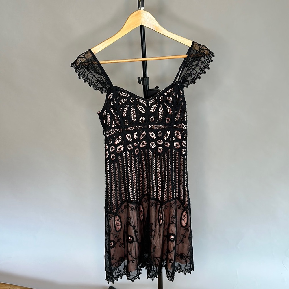 Betsey Johnson Y2K Black lace dress size 4